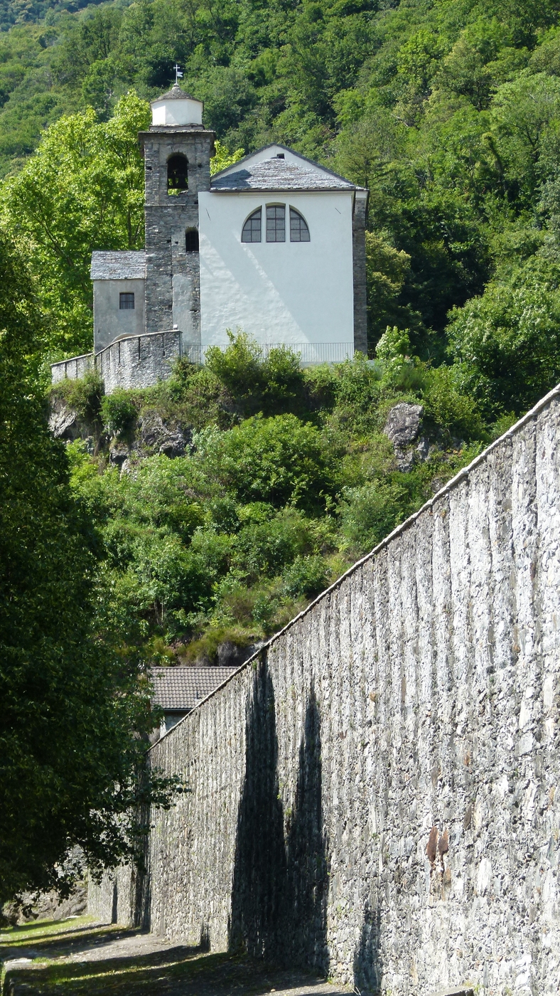 Monte Carasso, Santissima Trinità oberhalb des Dorfes, Foto: Bernhard Graf