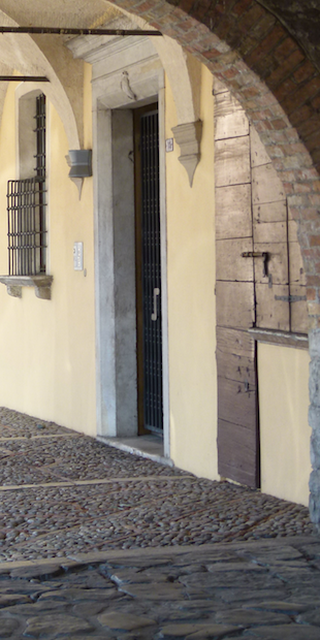 6816 Bissone, In den Portici von Bissone.