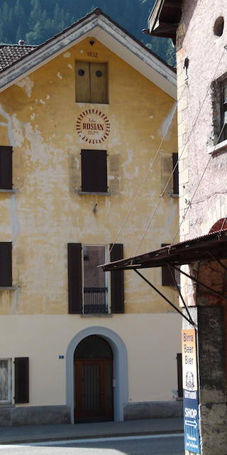 Höhenluft und Strassenkampf: Vermischtes in Faido, Birreria Rosian Faido 1852, Foto: Bernhard Graf