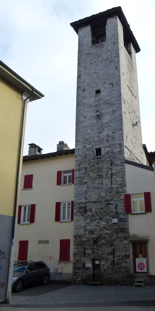 6600 Locarno 1, Der Stadt-Turm (Torre del comune) in seiner ganzen Grösse.
