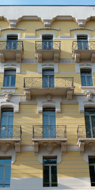 Programm 2022 Oktober - Dezember, Hotel Americano, Piazza Manzoni. Paolo Zanini, 1907, Foto: Bernhard Graf