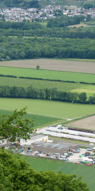 Tessiner Eintracht auf dem Monte Ceneri, Tiefblick in die Magadino-Ebene, Foto: Bernhard Graf