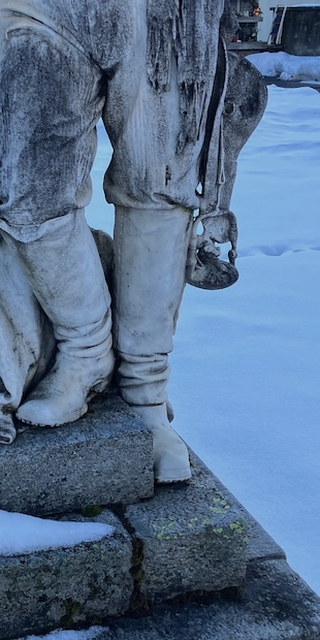 "Mein ganzes Geld ist dahin" - Zum 200. Geburtstag von Louis Favre, Detail des Denkmals in Airolo.